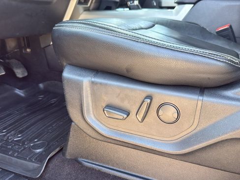 Used 2019 Ford F150 Lariat w/ Equipment Group 502A Luxury AWD/4WD image 11