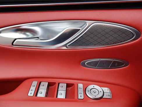 Used 2023 Genesis GV70 2.5T w/ Sport Prestige Package image 14