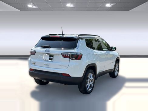 Used 2025 Jeep Compass Limited AWD/4WD image 8