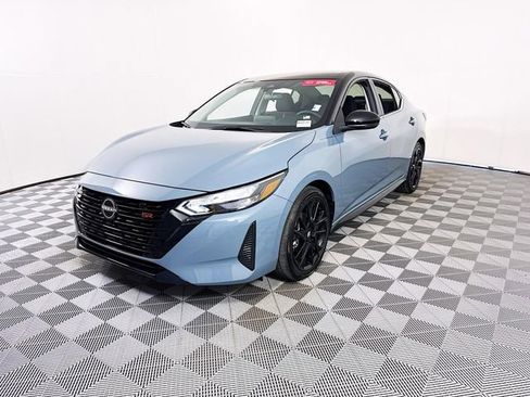 Certified 2025 Nissan Sentra SR w/ Midnight Edition image 3