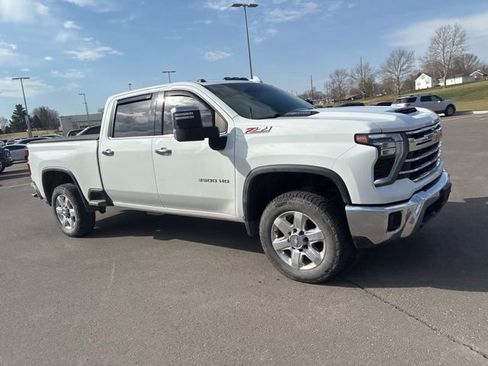Used 2024 Chevrolet Silverado 3500 LTZ w/ LTZ Premium Package image 6