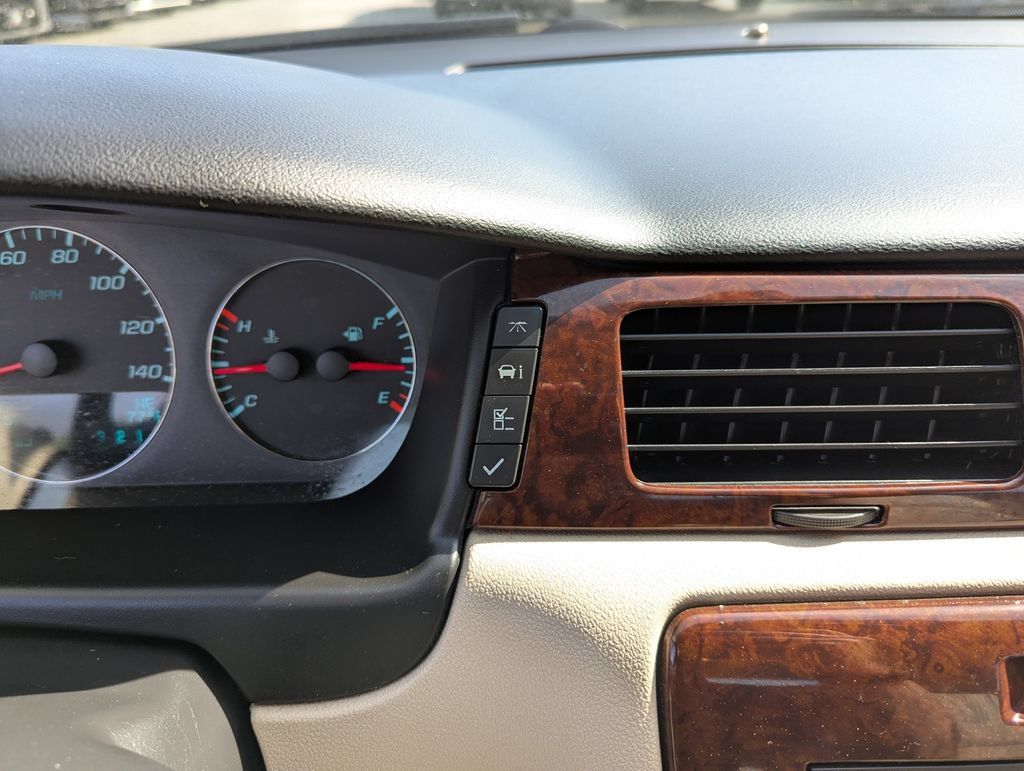 Used 2011 Chevrolet Impala LT w/ Luxury Edition Package FWD image 22