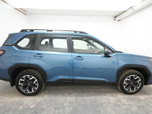 Used 2025 Subaru Forester image 9