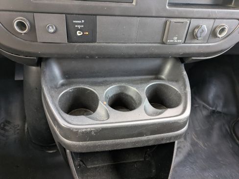 Used 2016 Chevrolet Express 2500 RWD image 22