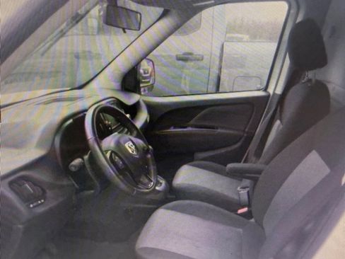 Used 2021 RAM ProMaster City Tradesman SLT image 2