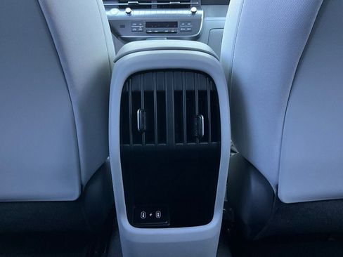 Used 2025 Hyundai Kona SEL image 13