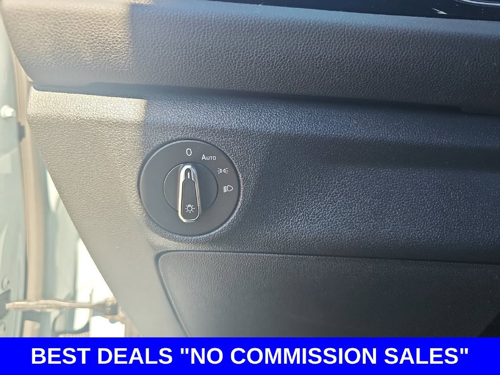 Used 2025 Volkswagen Jetta Sport FWD image 25