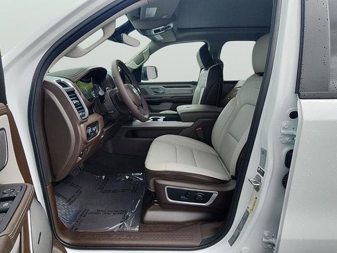 New 2026 RAM 1500 Laramie AWD/4WD image 15