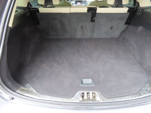 Used 2017 Volvo V60 T5 Cross Country w/ Convenience Package image 13