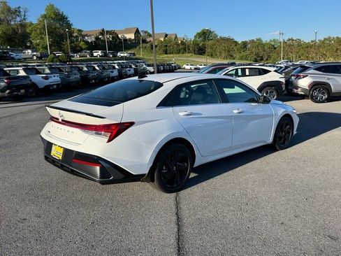 New 2026 Hyundai Elantra SEL Sport Premium FWD image 4