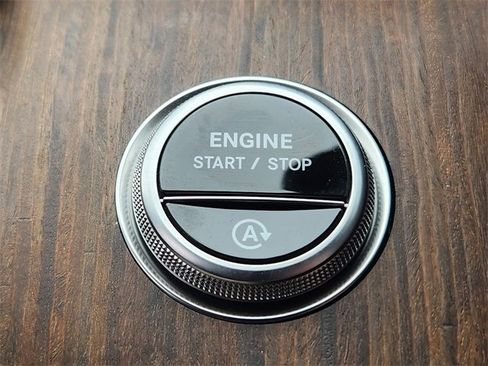 New 2025 Mercedes-Benz C 300 4MATIC Sedan image 23