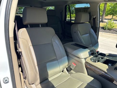 Used 2019 GMC Yukon SLT w/ Open Road Package AWD/4WD image 33