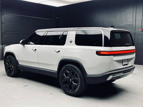 Used 2023 Rivian R1S Launch Edition AWD/4WD image 4