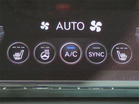 Certified 2025 Genesis G70 2.5T image 22