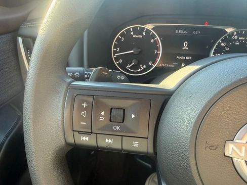 Used 2023 Nissan Rogue S AWD/4WD image 18