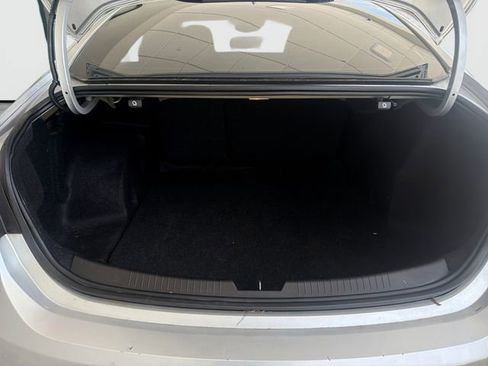 Used 2018 Chevrolet Malibu LT w/ Driver Confidence Package FWD image 28