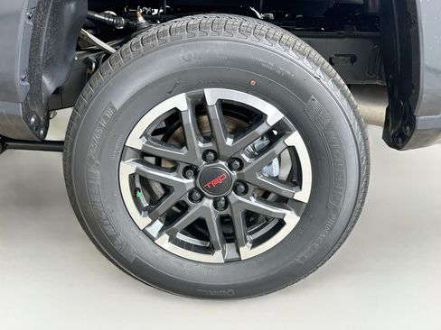 Used 2026 Toyota Tacoma TRD Sport w/ TRD Sport Upgrade Package AWD/4WD image 11