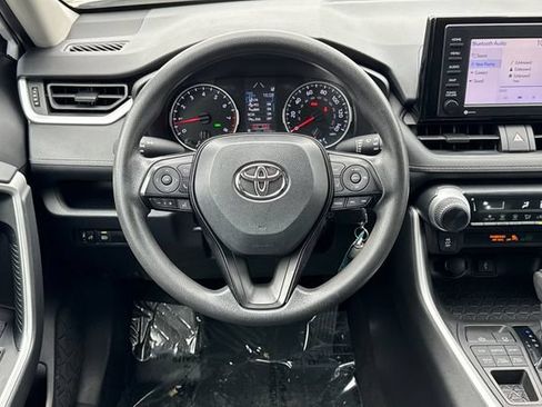 Used 2021 Toyota RAV4 LE AWD/4WD image 16