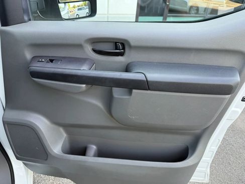 Used 2018 Nissan NV 2500 SV RWD image 25