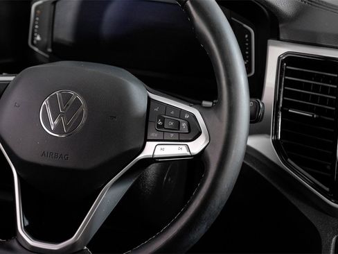 Used 2021 Volkswagen Atlas SEL Premium image 17