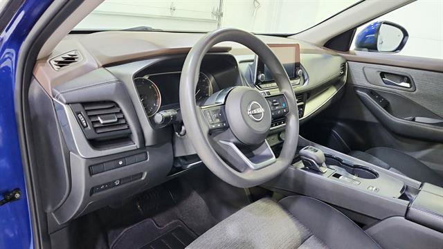 Used 2023 Nissan Rogue SV FWD image 10