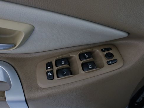 Used 2010 Volvo XC90 3.2 image 24