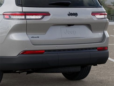 New 2025 Jeep Grand Cherokee L Altitude image 13