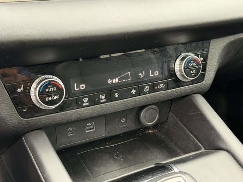 Used 2024 Mitsubishi Outlander FWD image 25