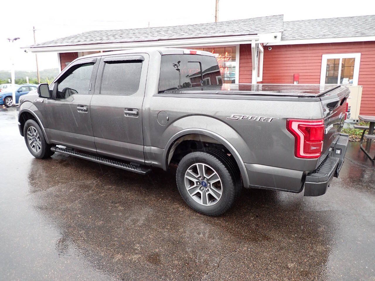 Used 2015 Ford F150 XLT w/ Equipment Group 302A Luxury RWD image 4