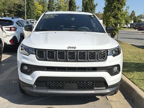 Used 2025 Jeep Compass Latitude w/ Altitude Special Edition AWD/4WD image 2