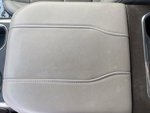 Used 2023 GMC Sierra 1500 SLT w/ SLT Premium Plus Package AWD/4WD image 11