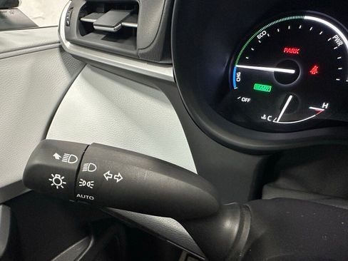 Used 2025 Toyota Sienna LE image 22