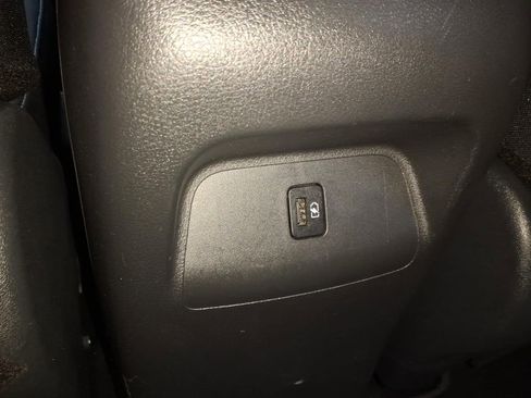 Certified 2025 Nissan Sentra SV FWD image 8