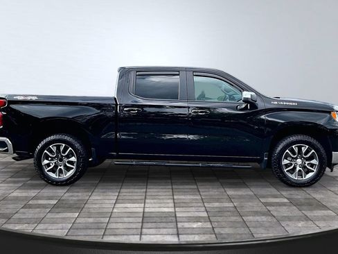 Used 2023 Chevrolet Silverado 1500 LT AWD/4WD image 8