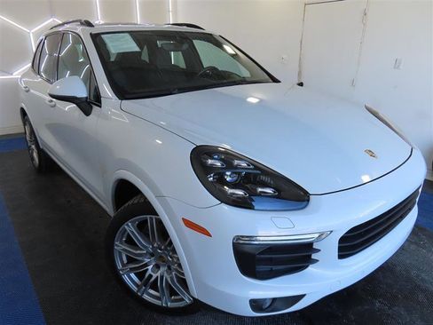 Used 2017 Porsche Cayenne Platinum Edition w/ Premium Package Plus (PJX) image 6