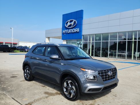 New 2026 Hyundai Venue SEL FWD image 1