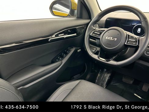 Used 2024 Kia Seltos SX w/ SX Sunroof Package image 11