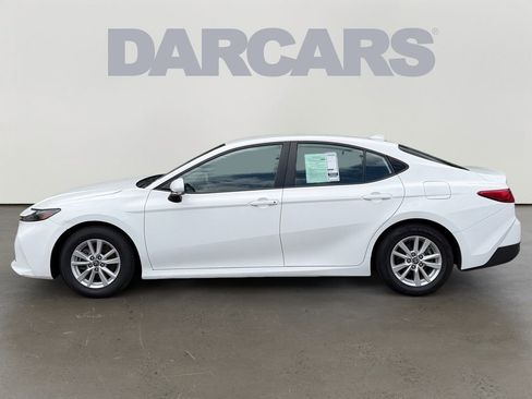 Used 2025 Toyota Camry LE FWD image 4