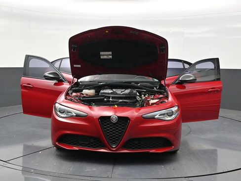 Used 2021 Alfa Romeo Giulia Sprint w/ Nero Edizione RWD image 33