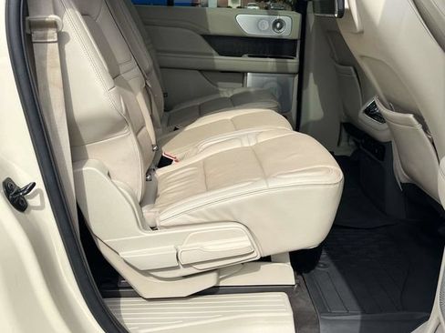 Used 2018 Lincoln Navigator L Reserve w/ Technology Package AWD/4WD image 26