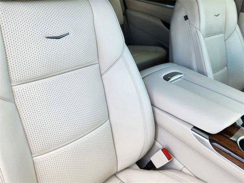 Certified 2025 Cadillac Escalade Premium Luxury Platinum image 18