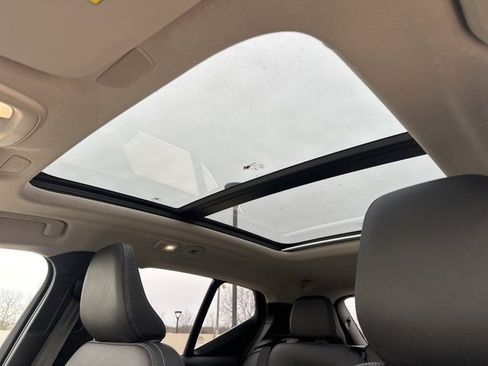 Certified 2025 Volvo XC40 B5 Core image 18