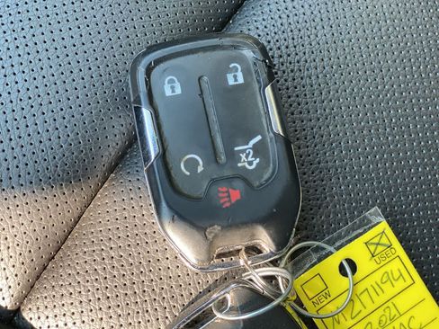 Used 2021 GMC Acadia AT4 w/ Technology Package AWD/4WD image 28