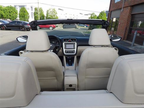 Used 2011 Volkswagen Eos Komfort image 13
