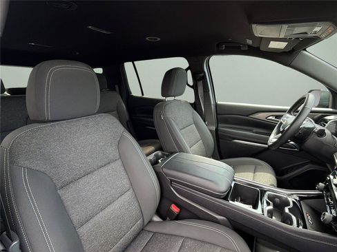 Used 2025 Chevrolet Traverse LT AWD/4WD image 19