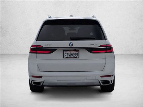 Used 2025 BMW X7 xDrive40i w/ Premium Package AWD/4WD image 7