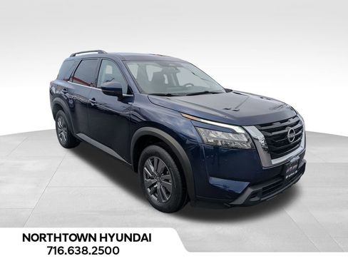 Used 2025 Nissan Pathfinder SV image 1
