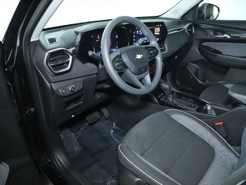 Used 2025 Chevrolet TrailBlazer LT image 17