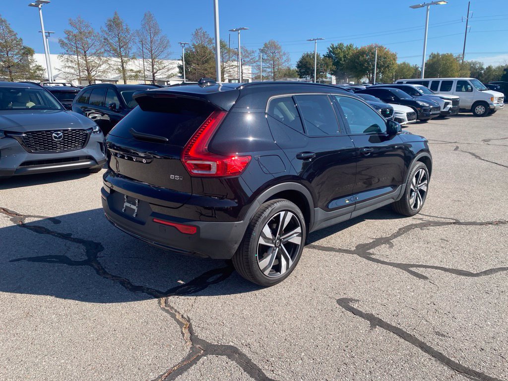 Used 2024 Volvo XC40 B5 Ultimate w/ Protection Package Premier AWD/4WD image 5