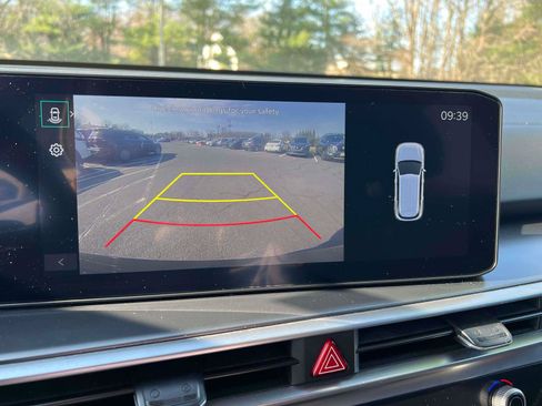 Used 2024 Kia Sorento S FWD image 18